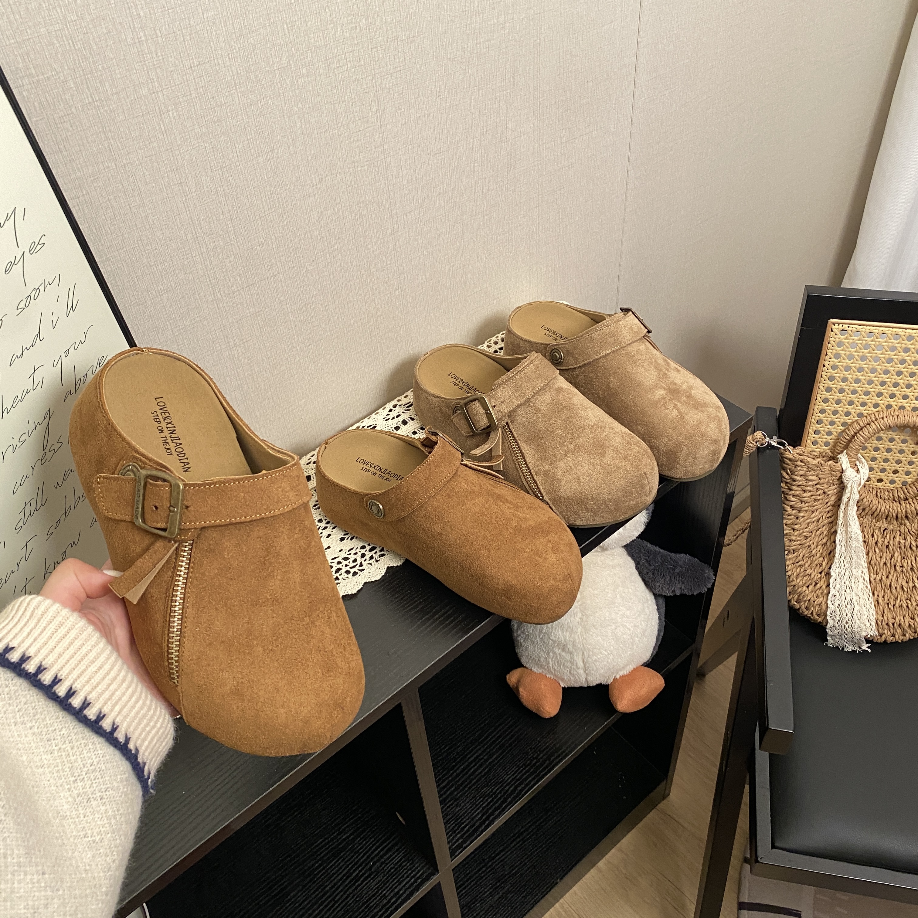2025年秋季新款百搭勃肯鞋女小众设计款卡皮巴拉内增高韩版包头拖
