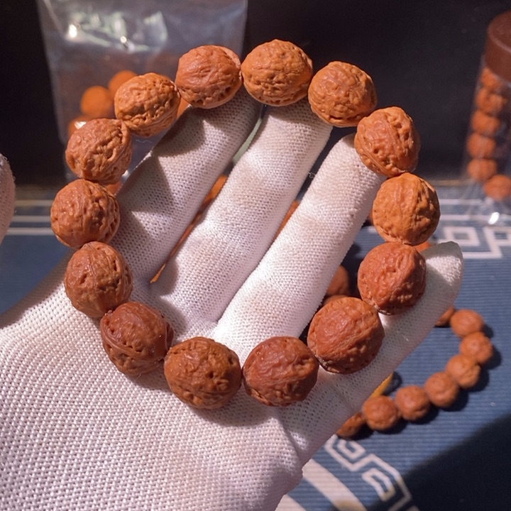 文玩核桃手串……31