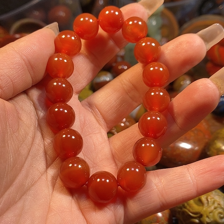 玛瑙/玉髓手镯未镶嵌临****哥