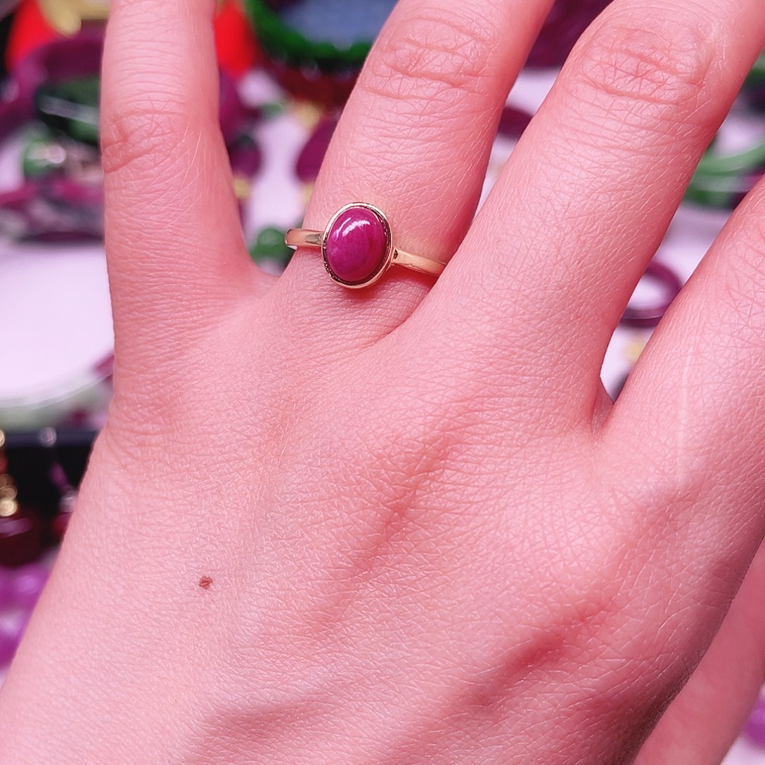 未镶嵌戒指红宝石