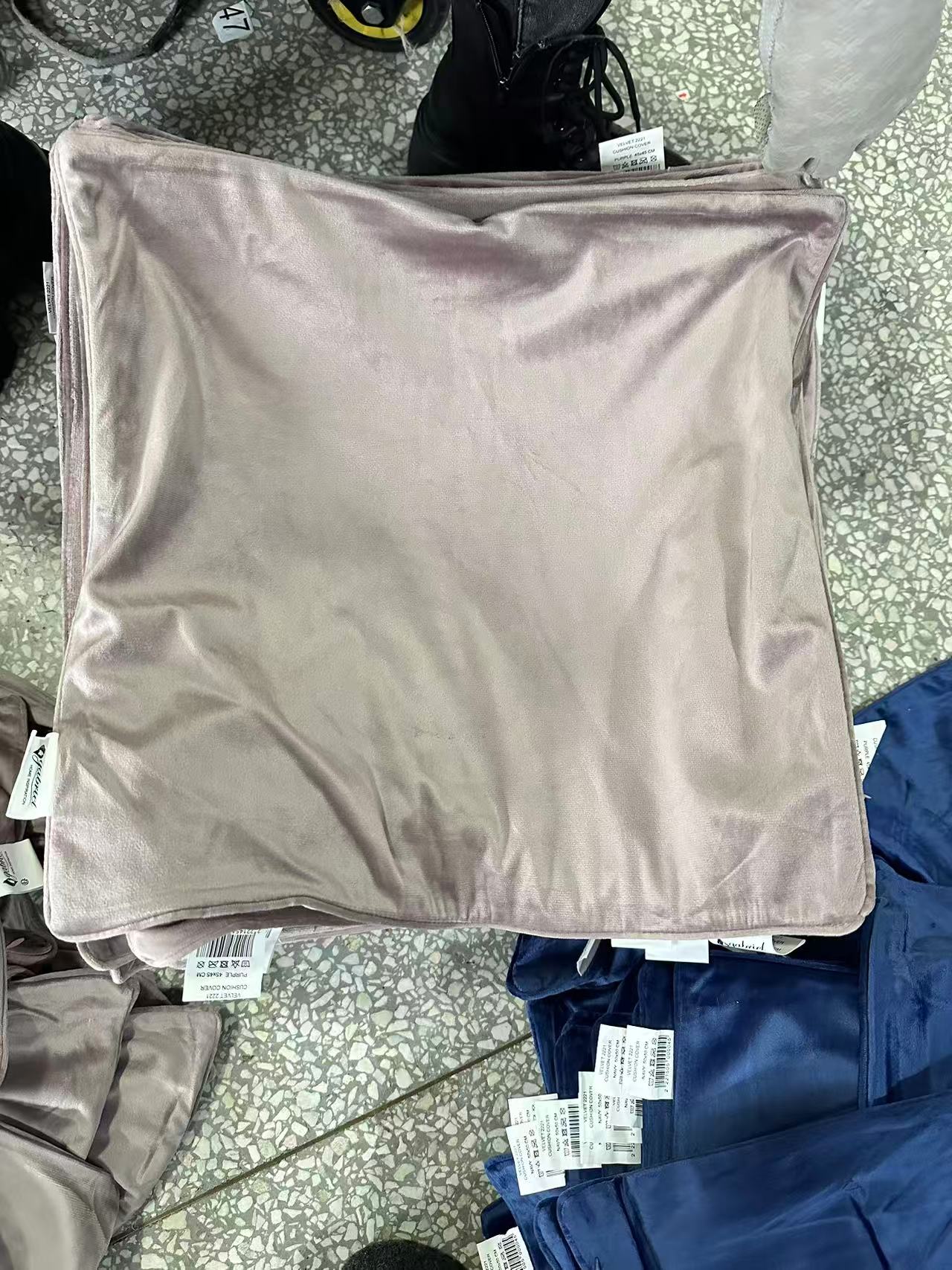 《兵哥外贸》3楼45×45紫色天鹅绒抱枕套 发2对