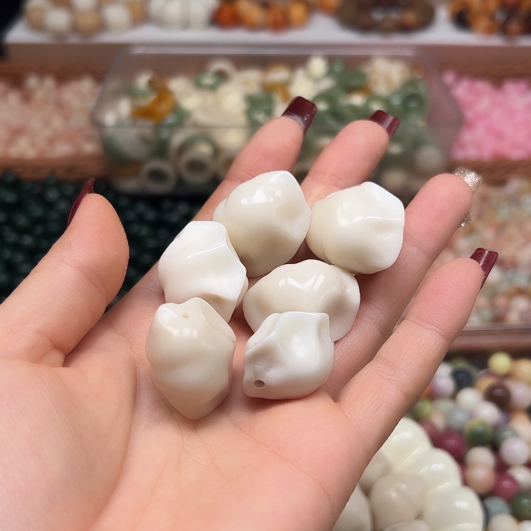 手串菩提根/象牙果瑕疵白饺子6颗有裂