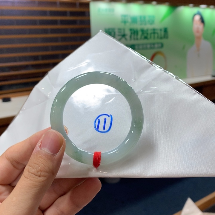 翡翠手镯未镶嵌买断