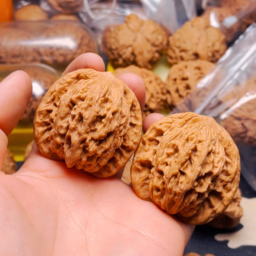 吊坠文玩核桃麦虎一对