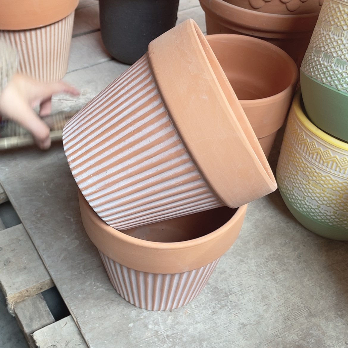 【闪购商品】红陶复古竖纹16-14两个