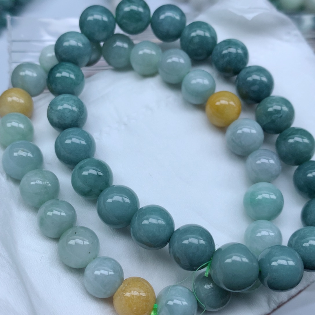 翡翠颈饰未镶嵌手串