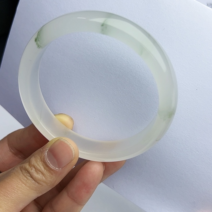 【闪购商品】石英质玉手镯未镶嵌