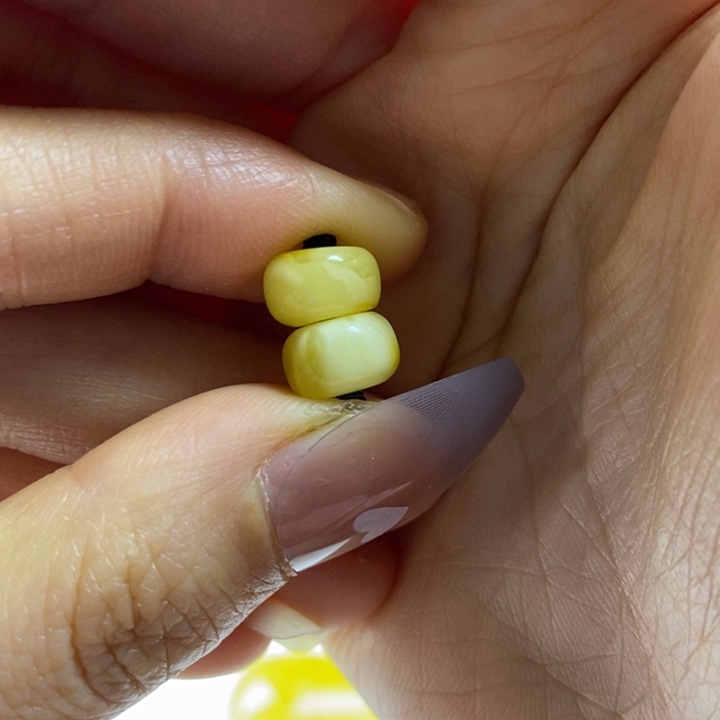 蜜蜡裸石未镶嵌尺寸8.9，瑕疵，不平