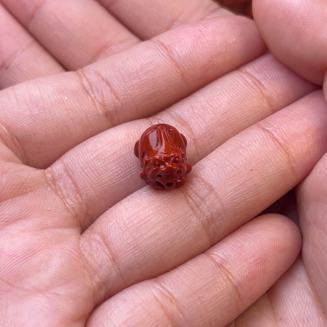 柿***意南红玛瑙未镶嵌川料瓦西牛血色10mm尺寸貔貅