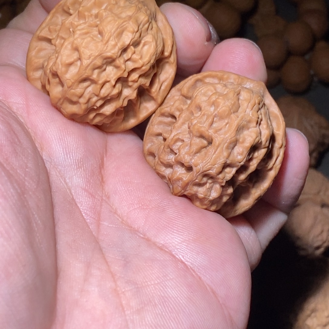 文玩核桃吊坠野狼