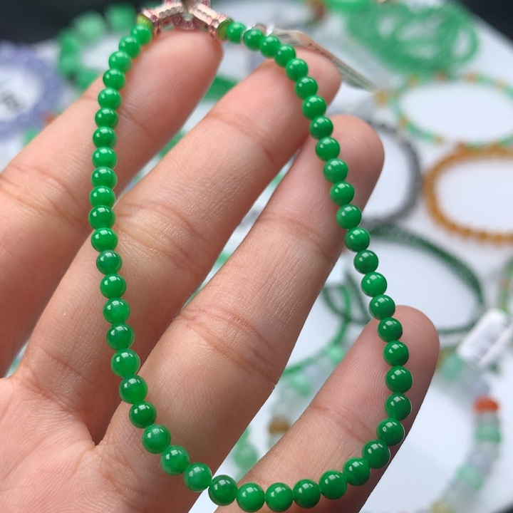 翡翠手镯未镶嵌卡