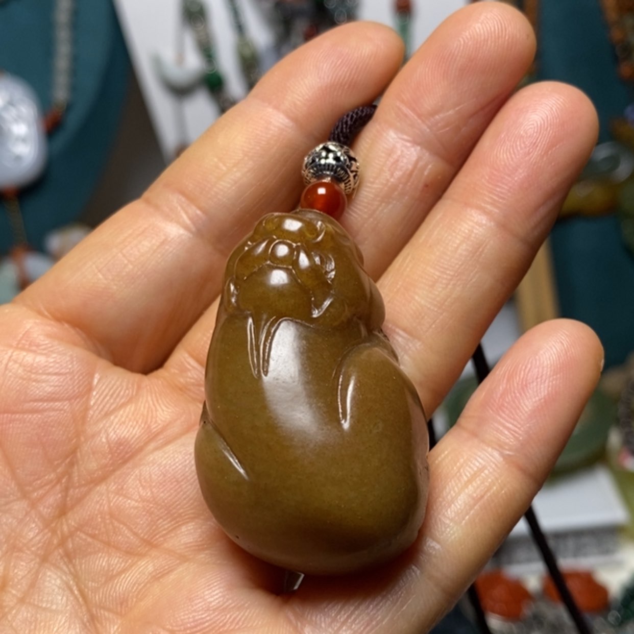 【闪购商品】蛇纹石玉未镶嵌dz吊坠