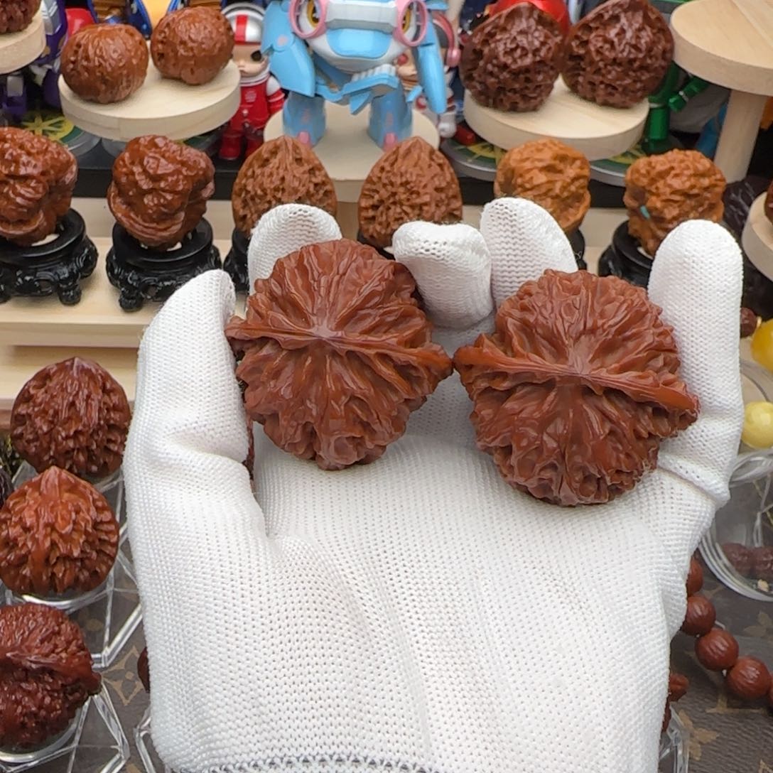 文玩核桃吊坠44红苹果园