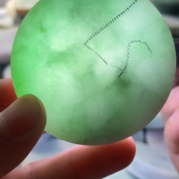 翡翠颈饰未镶嵌毛料35