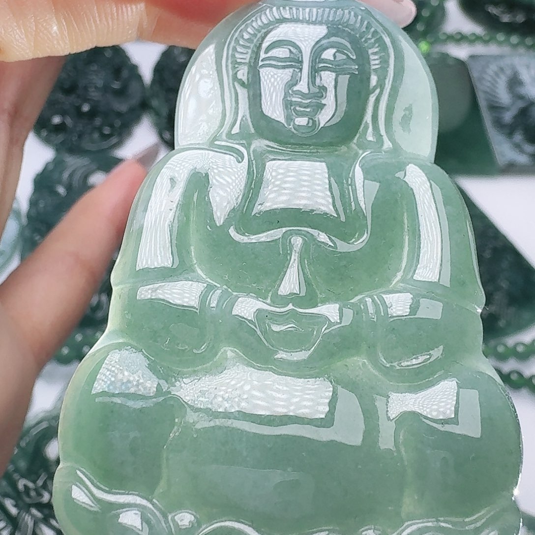 翡翠未镶嵌颈饰天然的A货翡翠多样性发其一 