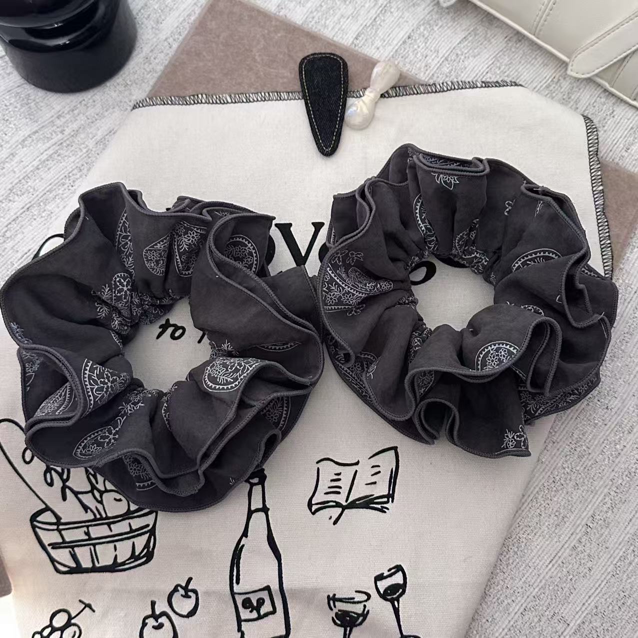 韩国复古高级感腰果花双层褶皱大肠发圈丸子头显发量少低马尾头绳