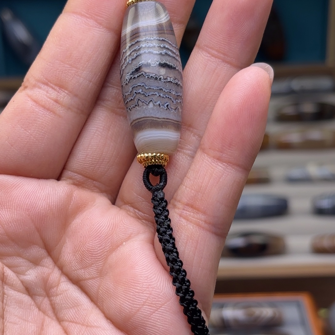 一***奔玛瑙/玉髓未镶嵌颈饰