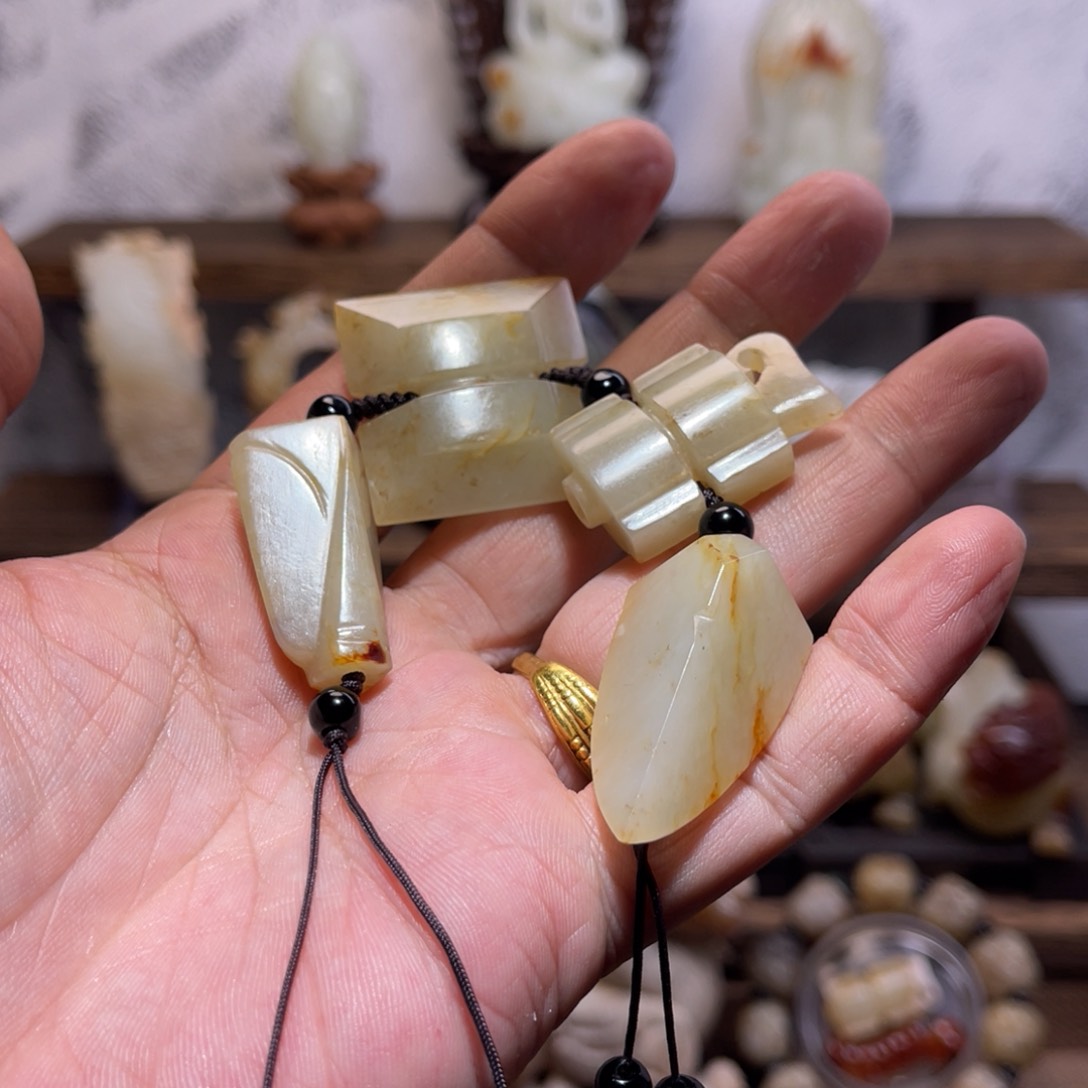 和田玉颈饰未镶嵌我**财