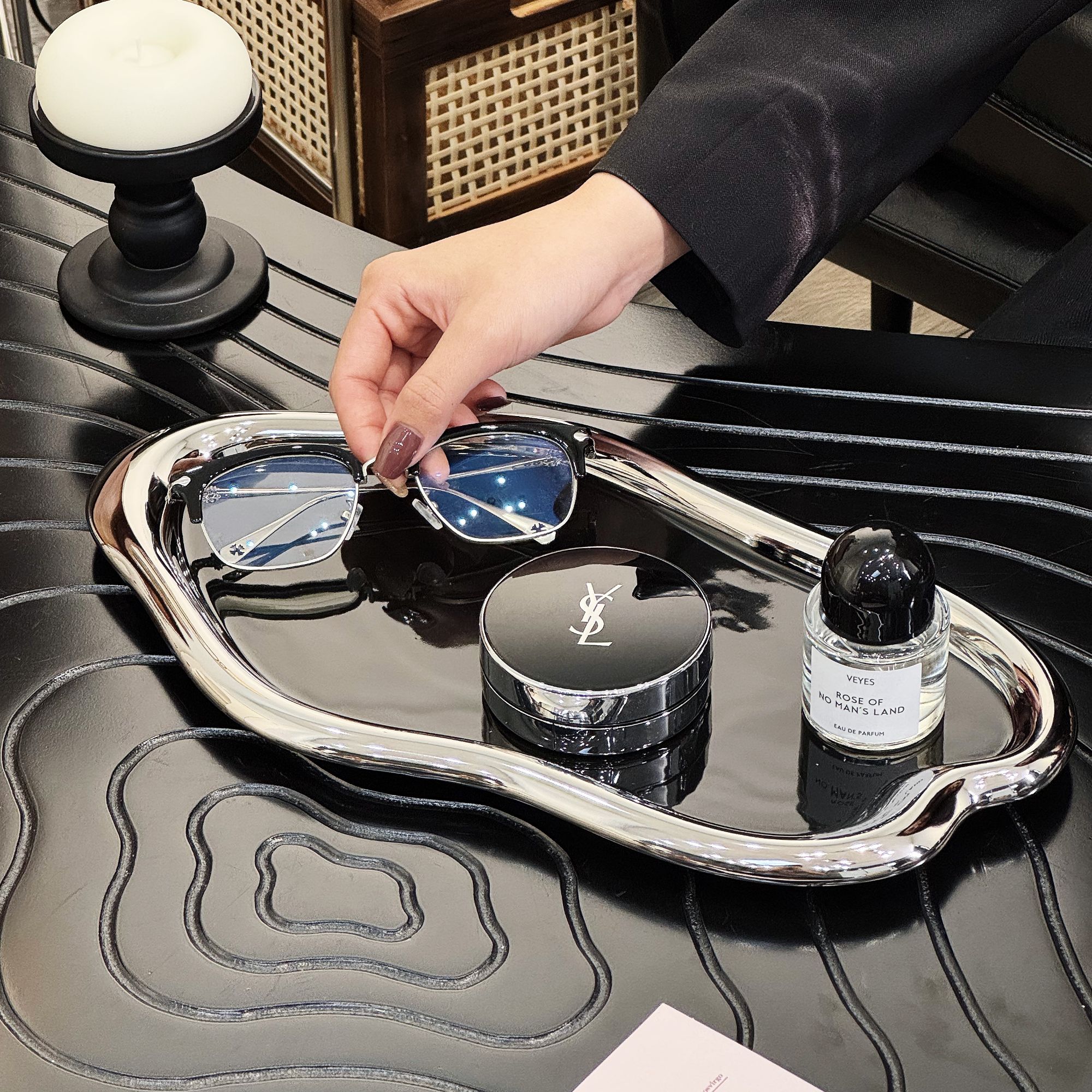 满氛中古高级感桌面杯子水杯创意托盘卫生间椭圆香薰收纳盘展示盘