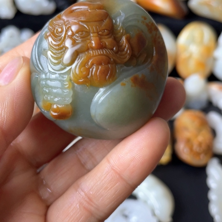 颈饰未镶嵌和田玉