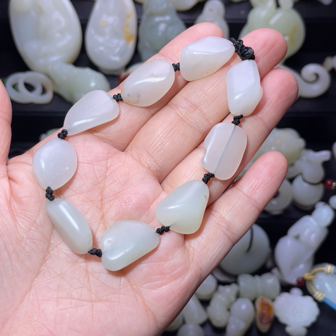 和田玉颈饰未镶嵌