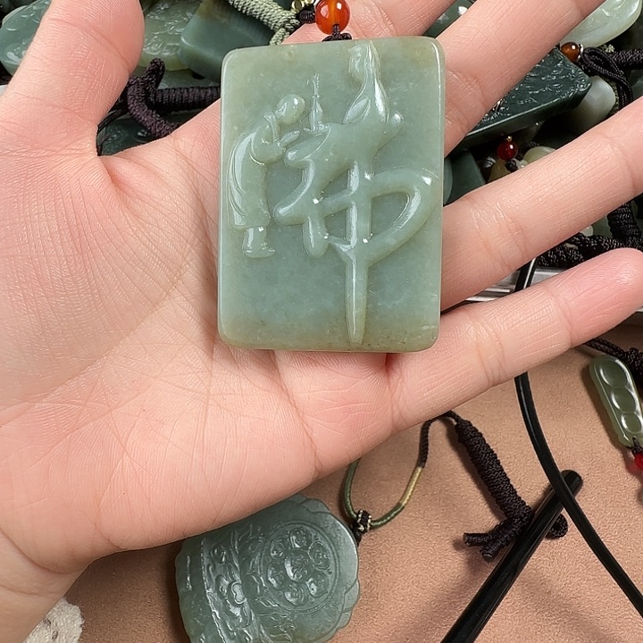 和田玉未镶嵌颈饰