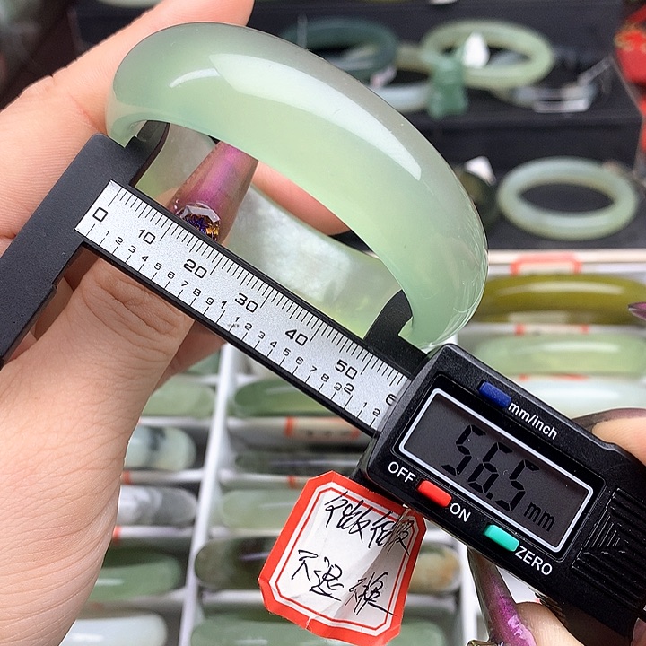 蛇纹石玉手镯未镶嵌985