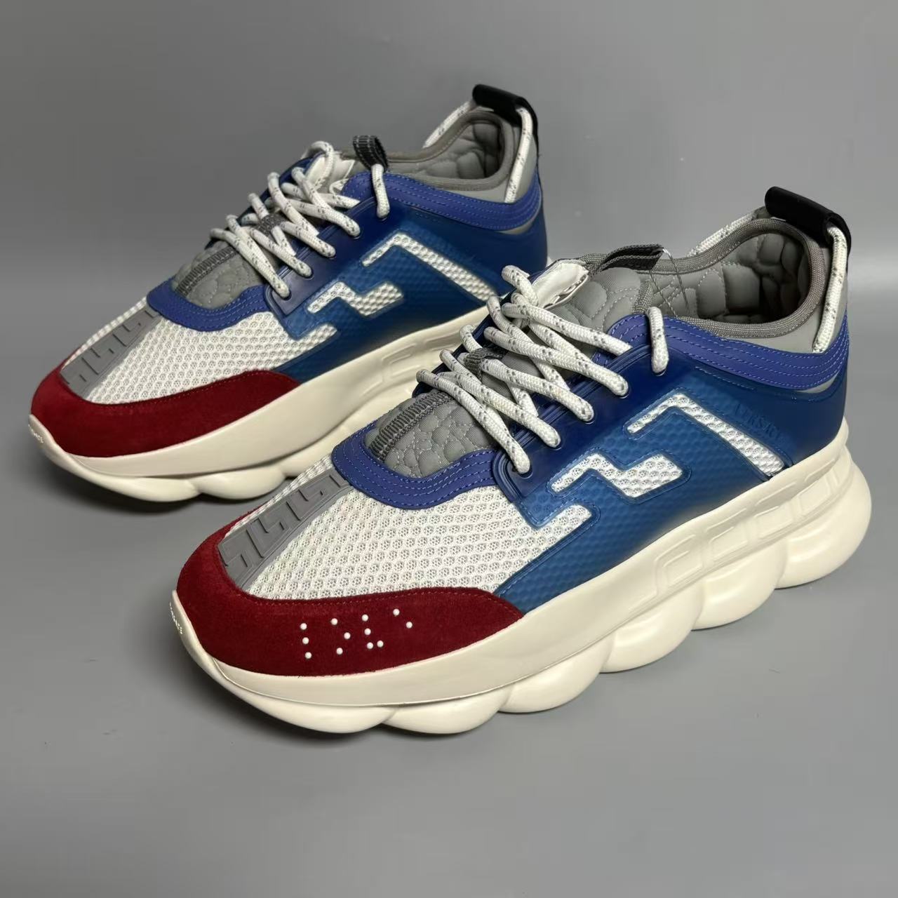95新 VERSACE/范思哲 运动鞋 白蓝红拼色 男士厚底 43欧码 jx591