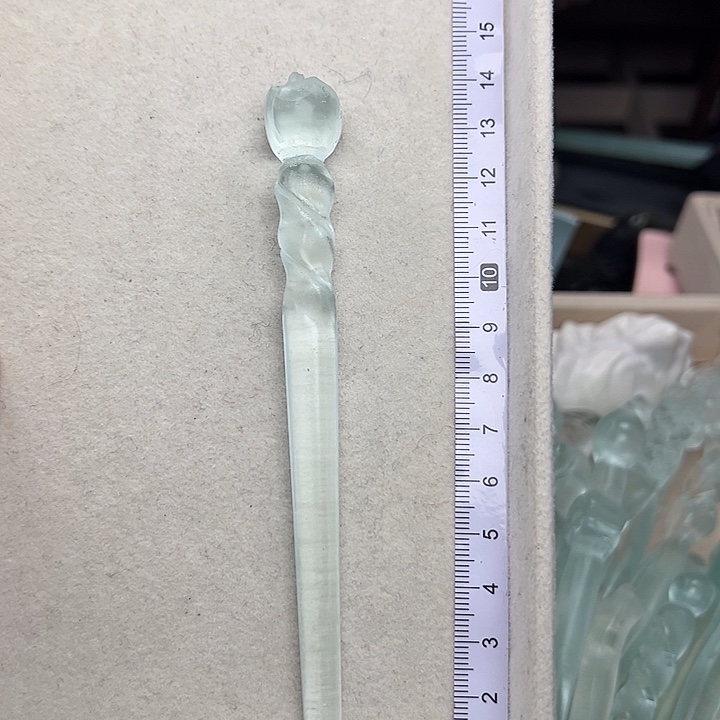 蛇纹石玉未镶嵌发簪莲花