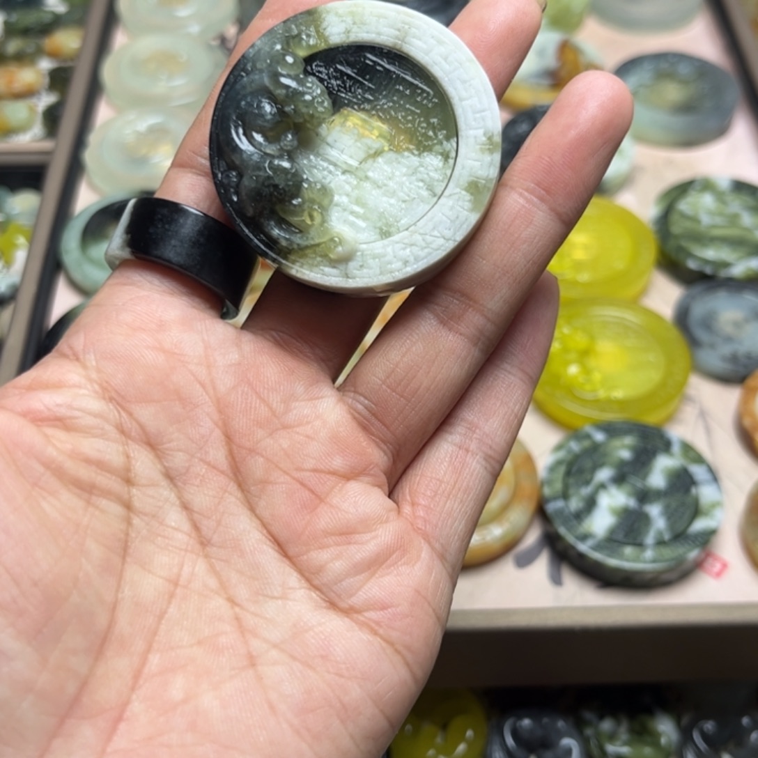 一***夏蛇纹石玉合金颈饰