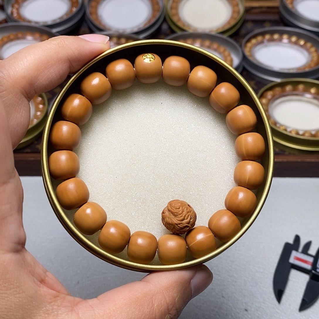 猴头核桃手串90号18k高配龙炎老型12左右