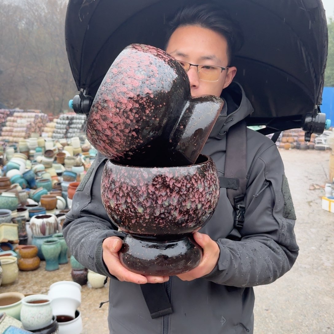 紫砂花盆口18.5高19（两个紫球