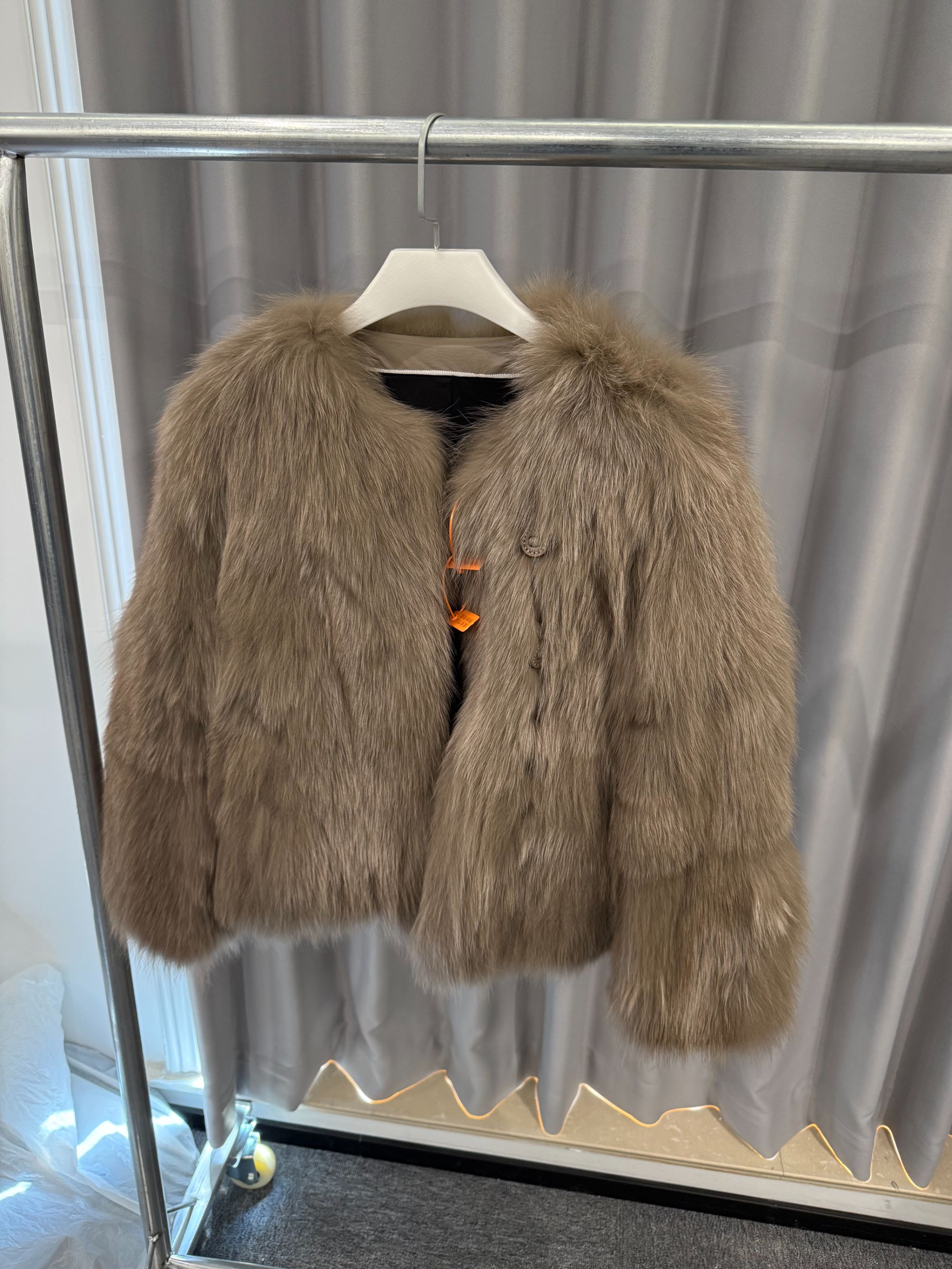 野柚服饰K012冬季保暖时尚孤品女装狐狸毛皮草外套