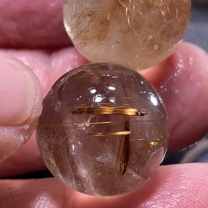 陈***迎颈饰未镶嵌发晶钛