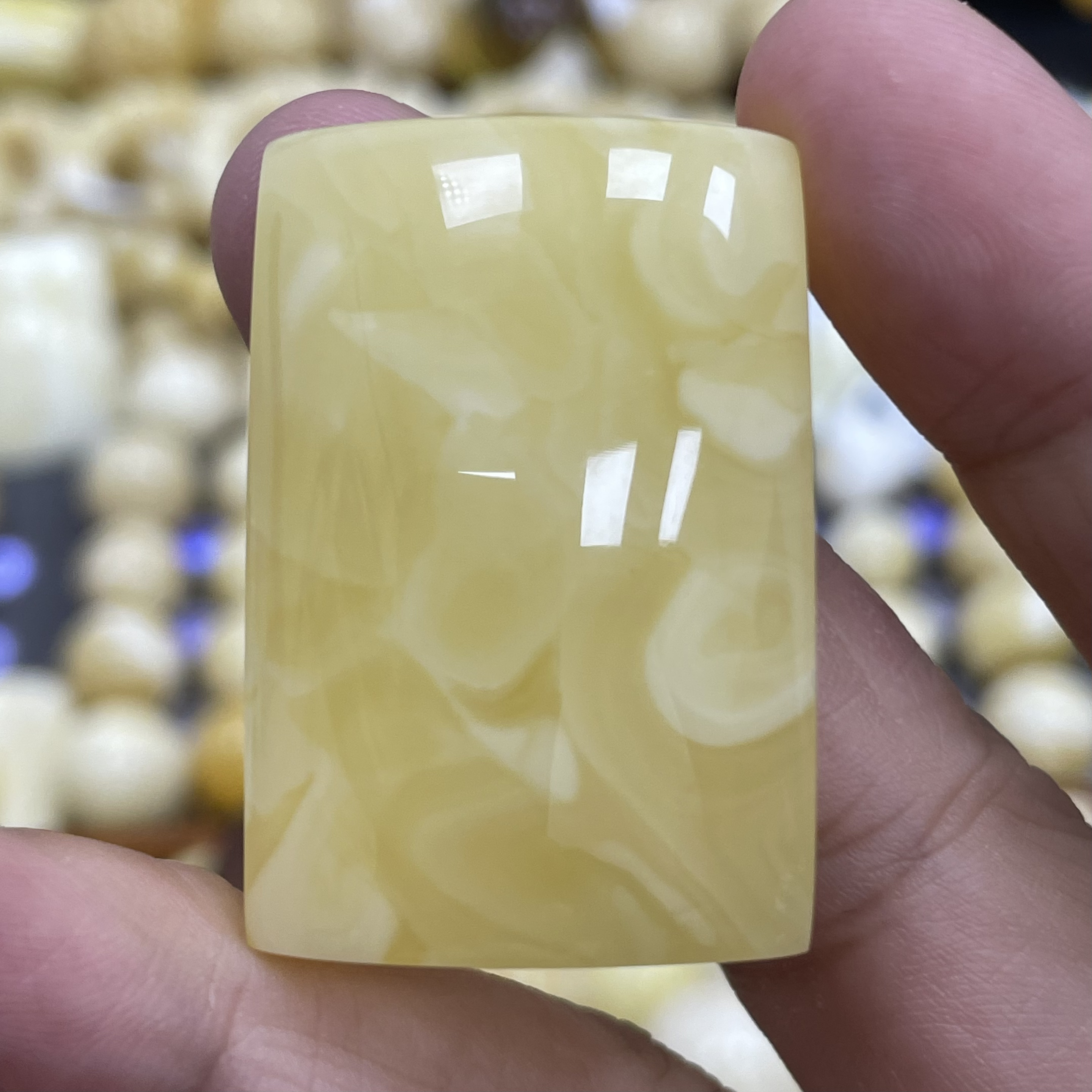 魔梵珠宝｜37*25*13mm俄料琥珀蜜蜡浓蜡妖花无事牌