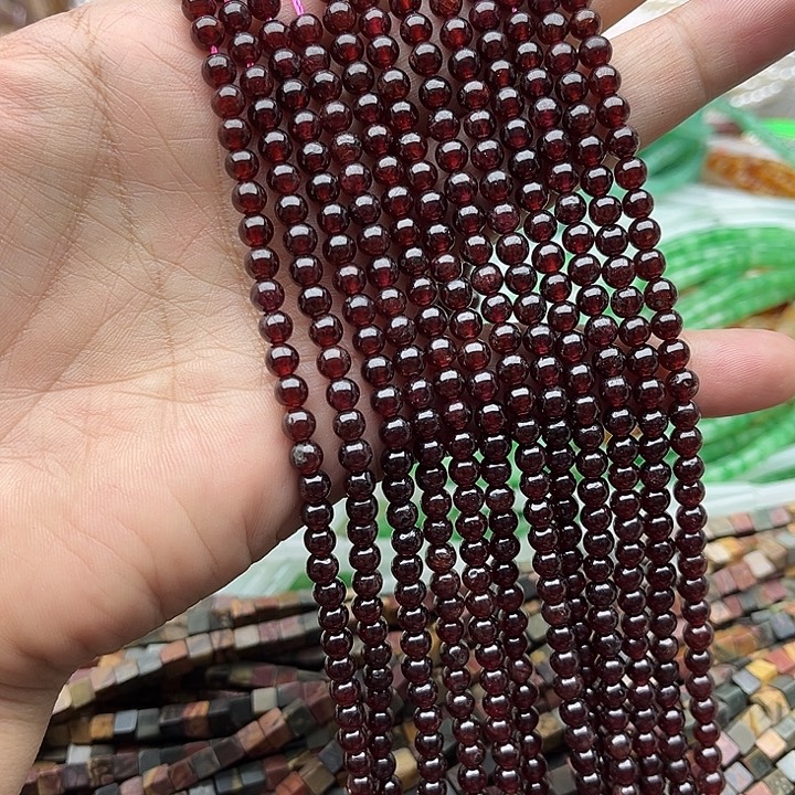 玛瑙/玉髓未镶嵌珠宝半成品一条4.5mm左右石榴石