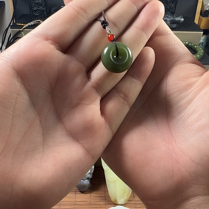 和田玉未镶嵌项链