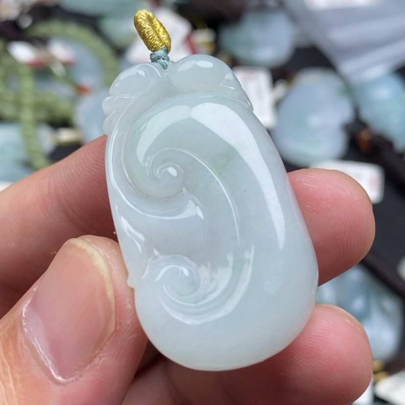 【闪购商品】翡翠未镶嵌颈饰如意