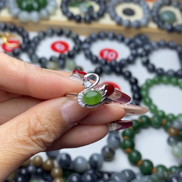 和田玉戒指未镶嵌愉**生