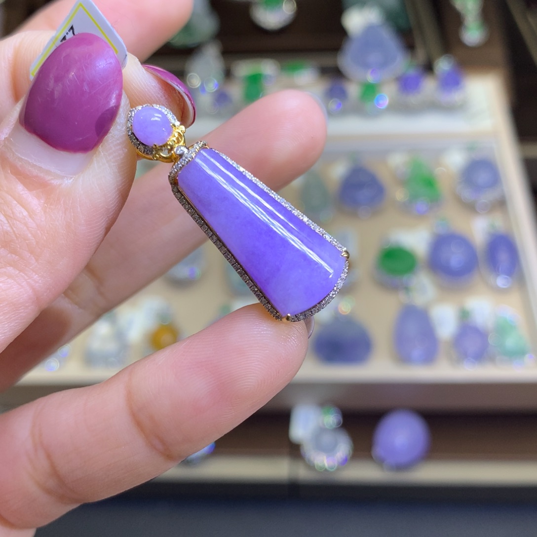 翡翠颈饰18K金镶嵌翡翠