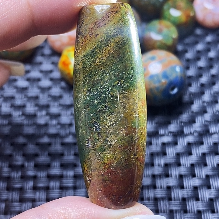 郭***）玛瑙/玉髓未镶嵌颈饰