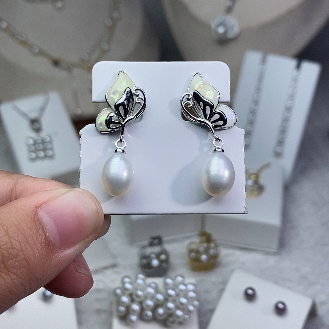 淡水珍珠银S925镶嵌耳饰