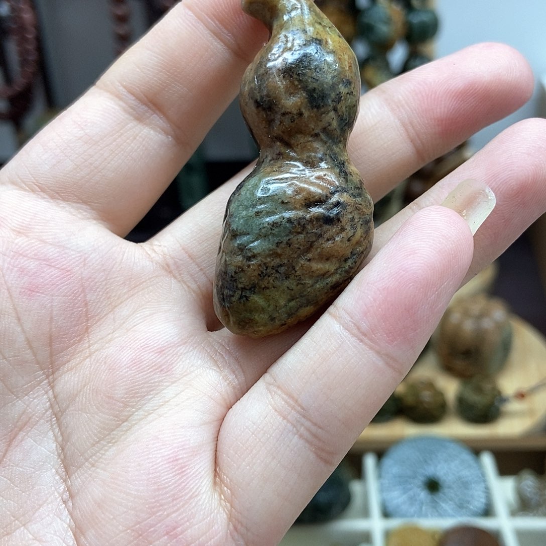 岫岩河磨玉（透闪石质玉）把件未镶嵌