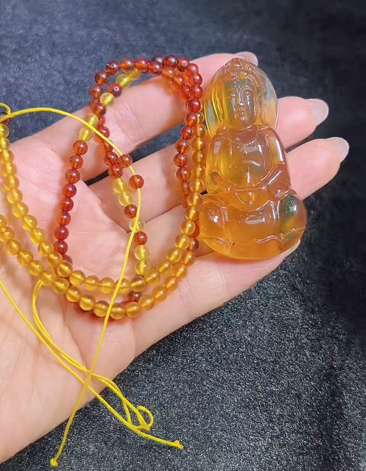 琥珀观音吊坠-配珠链-多样性发其一