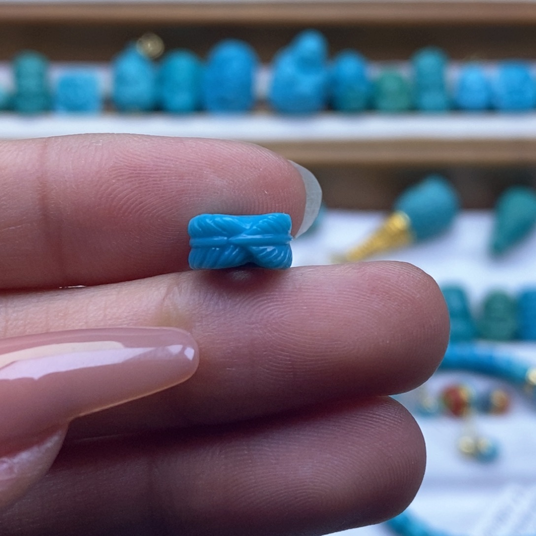 绿松石颈饰未镶嵌