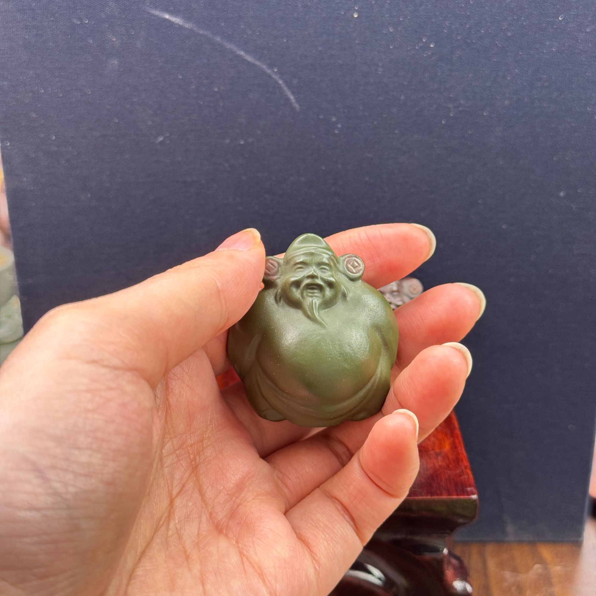 宜兴原矿紫砂绿泥迷你财神招财进宝手把茶宠可养手工茶玩摆件茶器