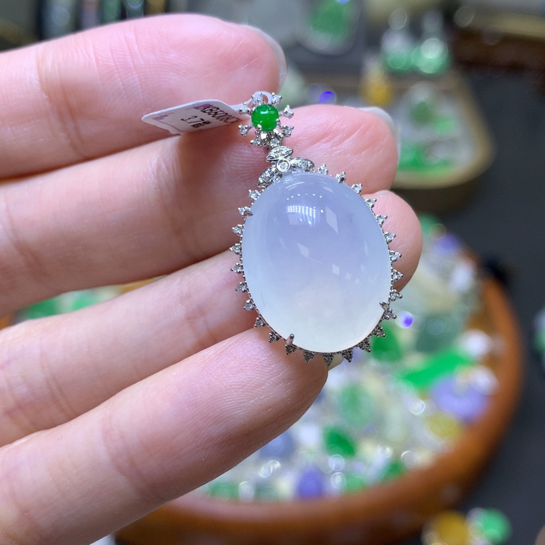 翡翠颈饰18K金镶嵌翡翠吊坠项链