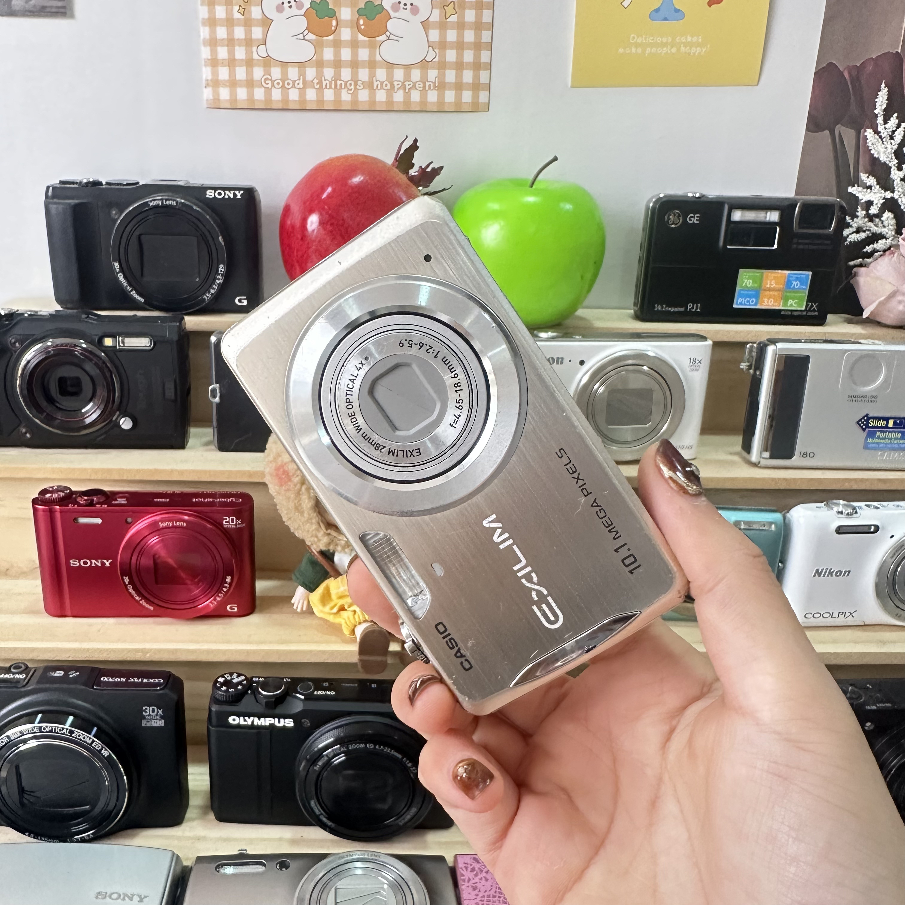 9新 Casio/卡西欧 卡西欧z270香槟色1000万4倍清晰有质感