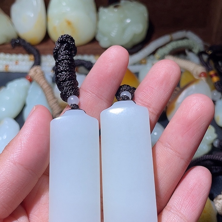 用***3和田玉（糖玉）未镶嵌挂件