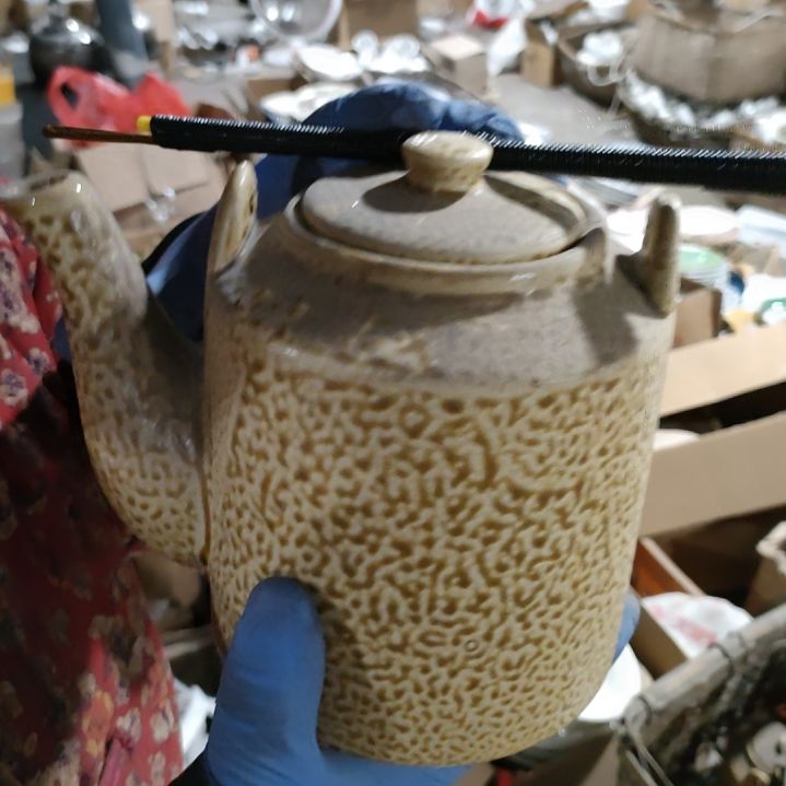 摆件盘子碗茶壶啥都有